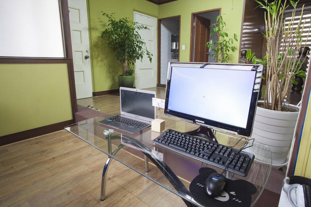 Icos Guesthouse 2 For Female Сеул Экстерьер фото